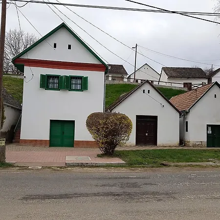 Apartment Pincesor Villanykovesd